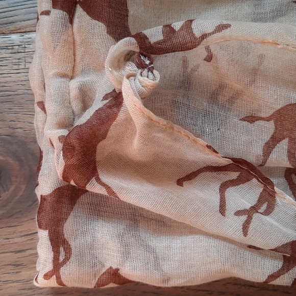 Giraffe Print Infinity Scarf - Picture 5 of 7